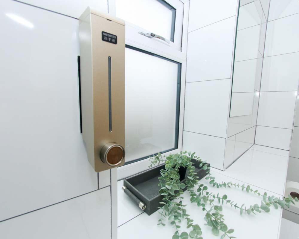 No25-Luxe Living Guest House- 2 Bed-Wifi-Free Parking-City- Beach Swansea Kültér fotó