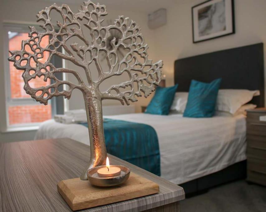 No25-Luxe Living Guest House- 2 Bed-Wifi-Free Parking-City- Beach Swansea Kültér fotó